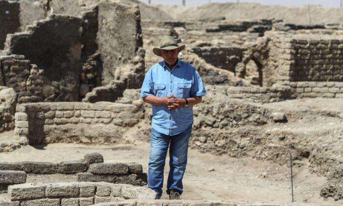 Famed Egyptian Archaeologist Reveals Details of Ancient City