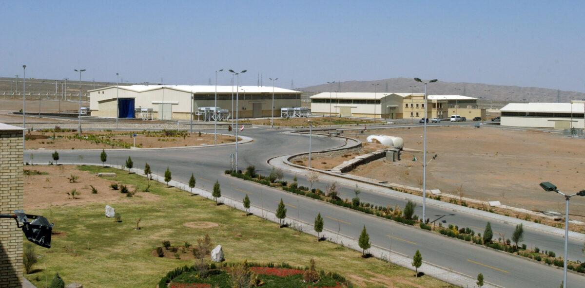 A view of the Natanz uranium enrichment facility 250 km (155 miles) south of the Iranian capital Tehran, on March 30, 2005. (Raheb Homavandi/Reuters)