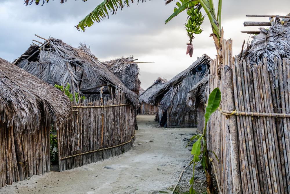 Rural thatch houses and street in Kuna Village, San Blas Islands. (hanohiki/ Shutterstock)