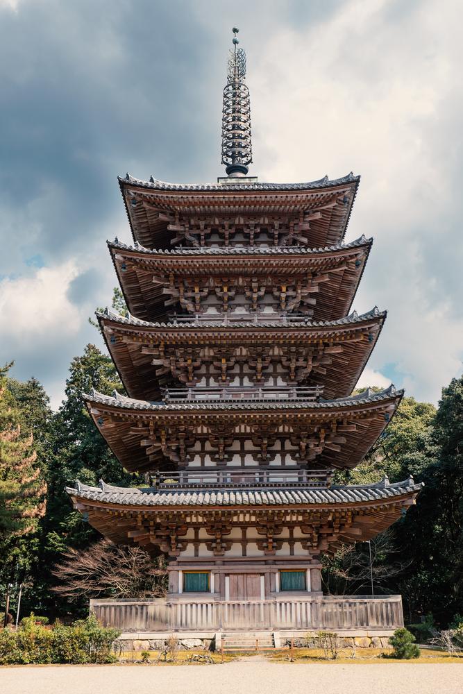 Built in 951, the majestic five-story pagoda of Daigo Temple is believed to be the oldest in Kyoto. Buddhist mandala paintings are on the walls of the ground floor. (Pio3/Shutterstock)