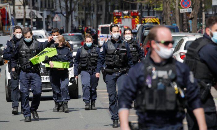 Paris Police Hunt for Gunman Who Killed Person Near Hospital