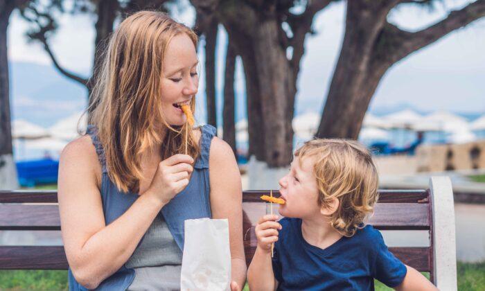 Lifestyle Intervention Helps Low-Income Moms Reduce Fatty Foods