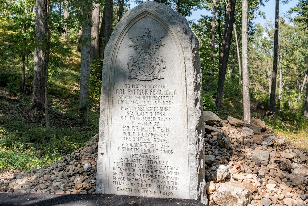 The gravesite of Patrick Ferguson on Battlefield Trail. (JNix/Shutterstock)