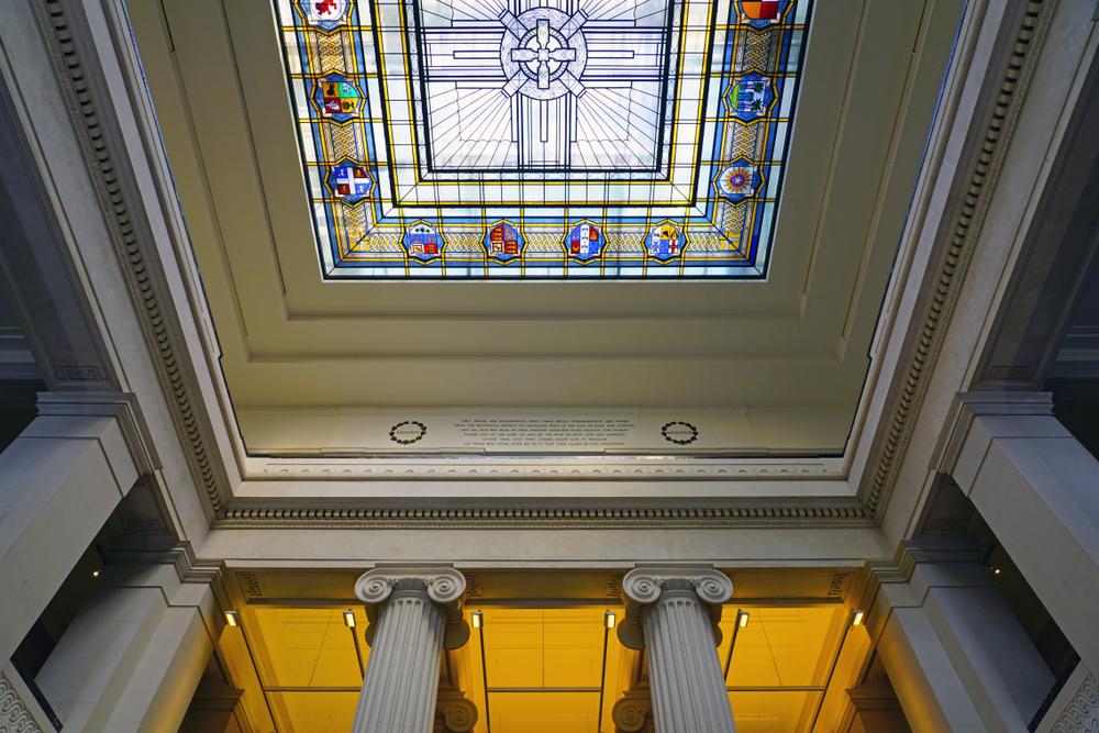 The leadlight ceiling in the Auckland War Memorial Museum represents the coats of arms of all British dominions and colonies during World War I. (EQRoy/Shutterstock)