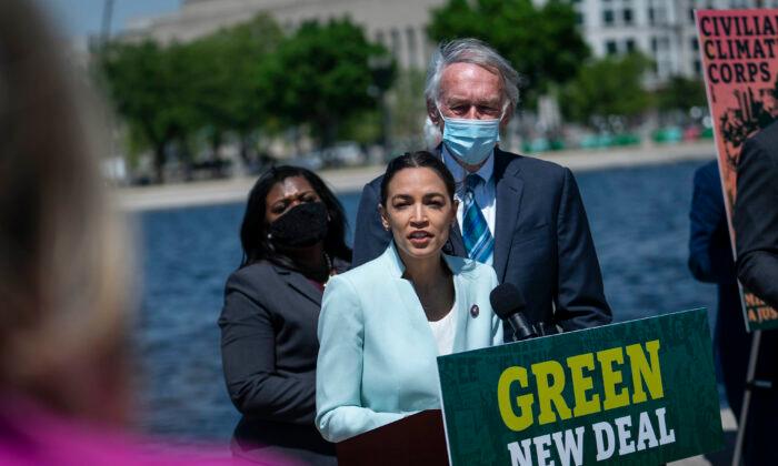 Democrats Reintroduce Green New Deal; GOP Denounces Plan as ‘Socialist Super-Package’