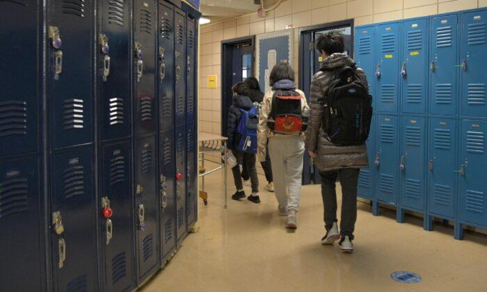Students file into their classroom in a file photo. (Michael Loccisano/Getty Images)