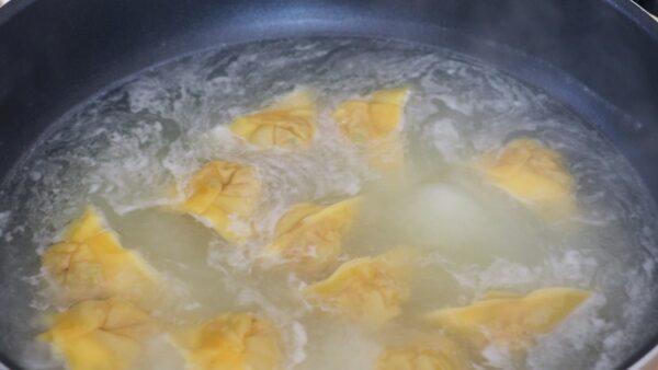 Boil the wontons until they float. (CiCi Li)