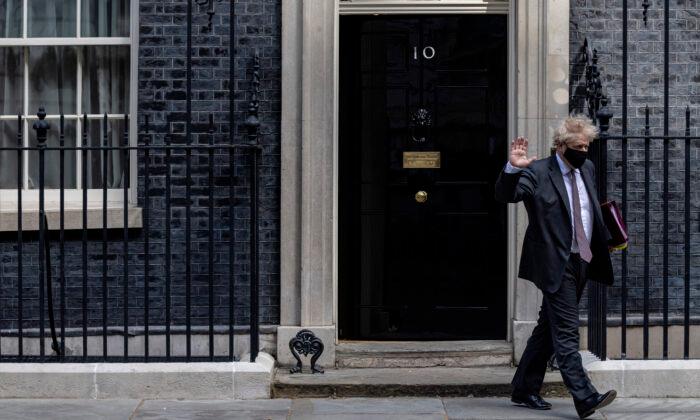 UK’s Johnson Paid for Apartment Refurbishment Himself, Minister Says
