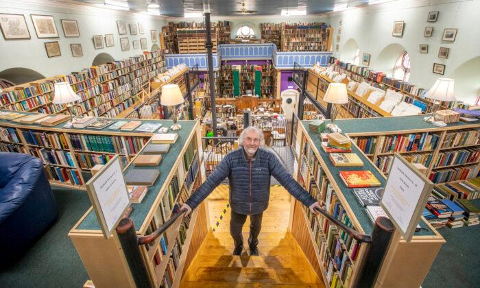 Incredible Pictures Show UK’s 2nd-Largest Secondhand Bookshop That Has 100,000 Books