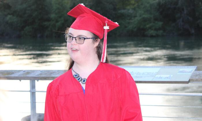 Girl With Down Syndrome, Autism, and Cerebral Palsy Graduates From College, Wins Award