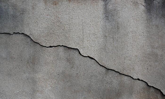 Make Sure Concrete Is Properly Poured to Minimize Cracks