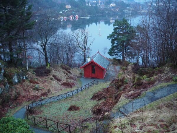 Composer Edvard Grieg’s composing hut outside his country home, Troldhaugen, at Bergen, Norway. (Vibeckemarkhus.visit/Shutterstock)