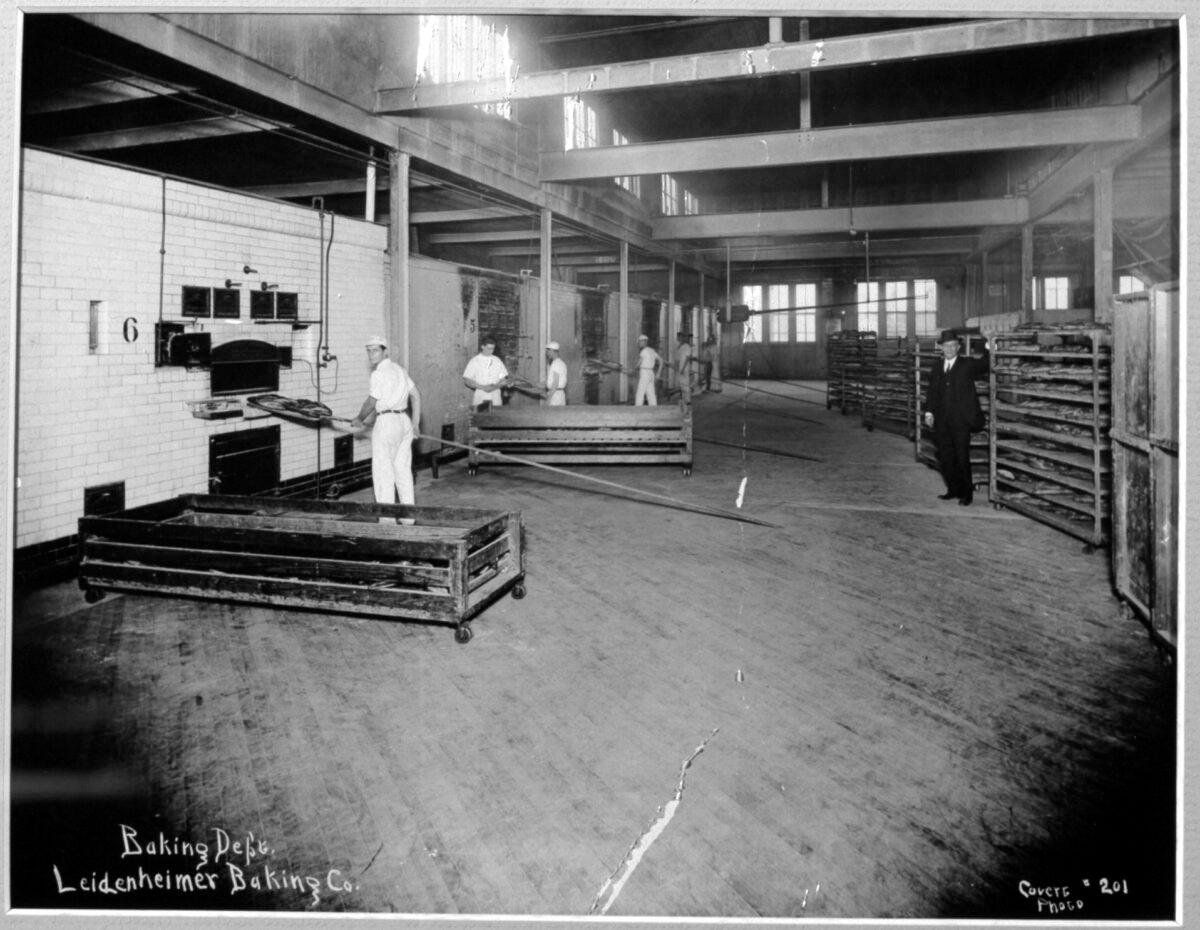 Historical photo of the "baking department." (Leidenheimer Baking Co. Photo Archives)