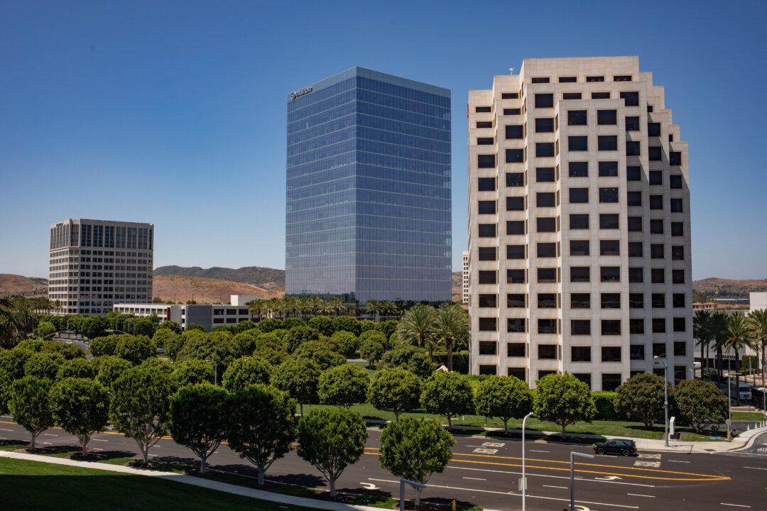 Orange County Supervisors Prepare to Draw New Reelection Maps