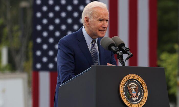 Biden Bans Most Travel to US From India Over COVID-19 Starting Tuesday