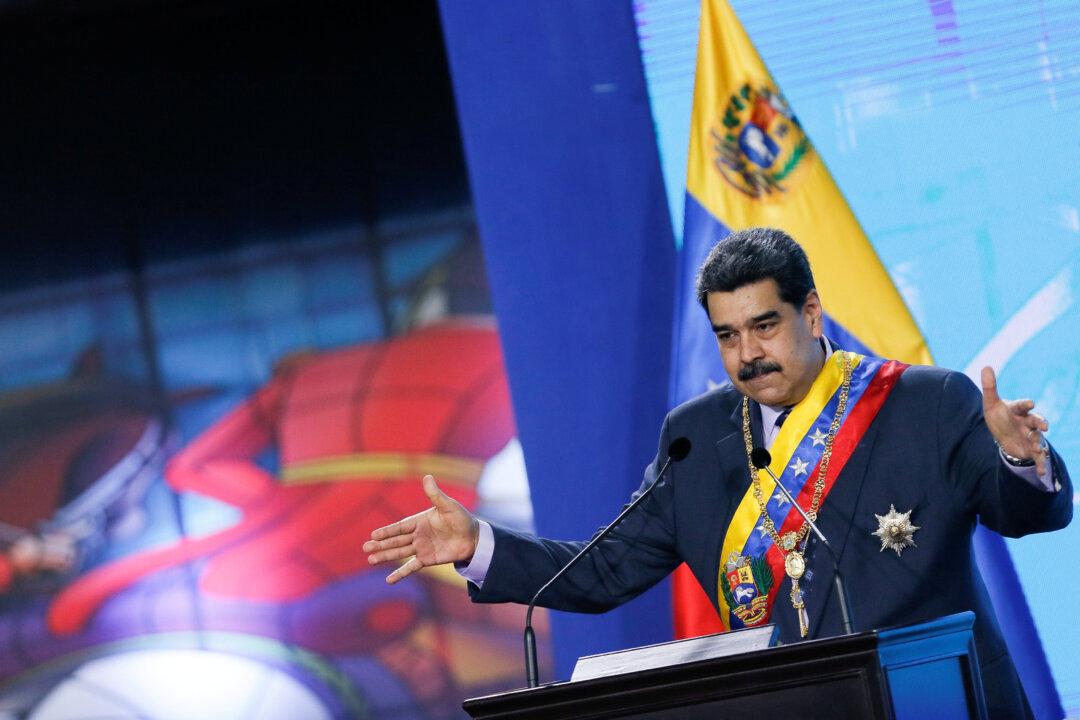 Venezuelan Ex-General Says CIA Knew of Plots Against Maduro