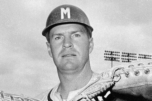Milwaukee Braves catcher Del Crandall poses in Milwaukee, Wis., on Sept. 30, 1958. (AP Photo)