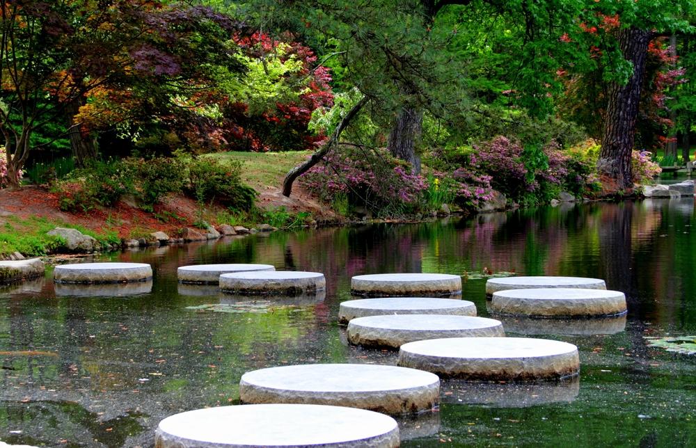 The oldest public Japanese garden on the East coast is located at the Maymont estate. (Gr8t Shots/Shutterstock)