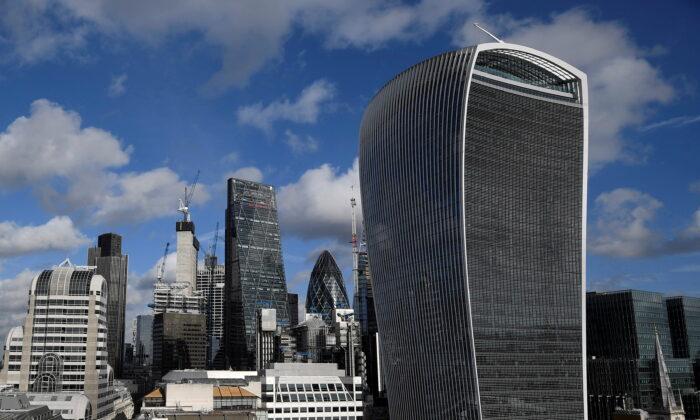 Lockdowns Push London Firms Toward ‘Long-Term Shift’ of Hybrid Working
