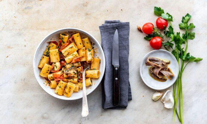 Pasta With Cherry Tomatoes and Anchovies