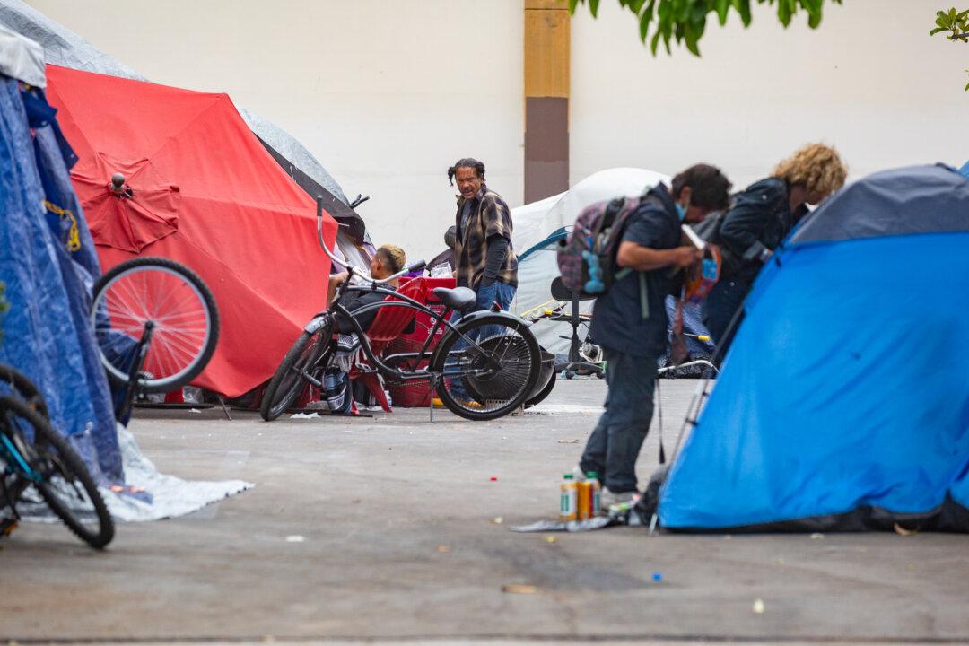 Santa Ana to Remove Homeless Encampment