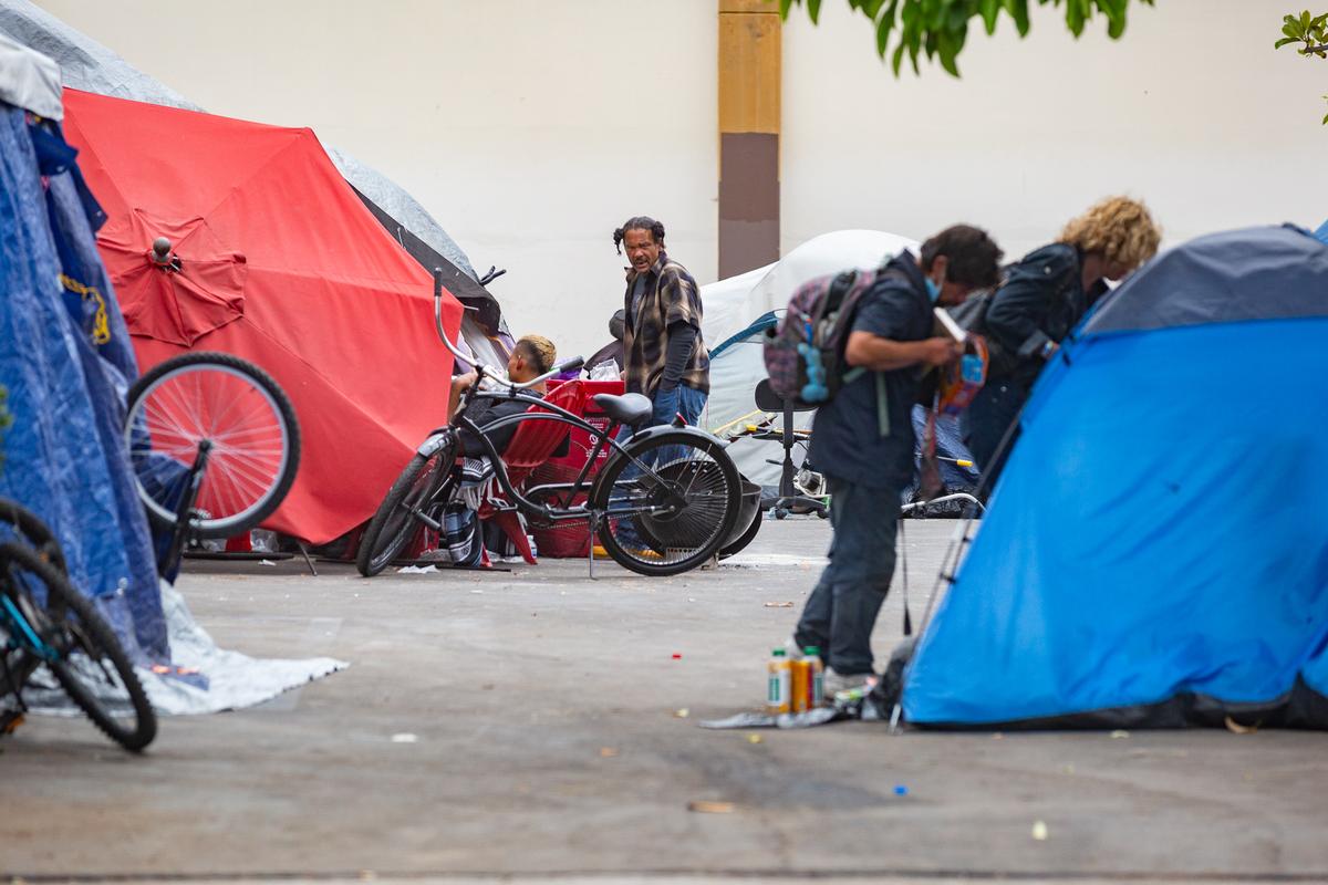Santa Ana to Remove Homeless Encampment