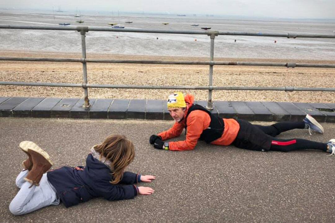 Mom’s Post to Stranger Who Got Down on the Ground to Help Her Autistic Son Having Meltdown Goes Viral