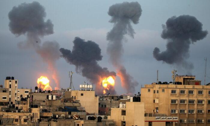 Palestinian Rocket Fire, Israeli Strikes in Gaza Run Into Second Day