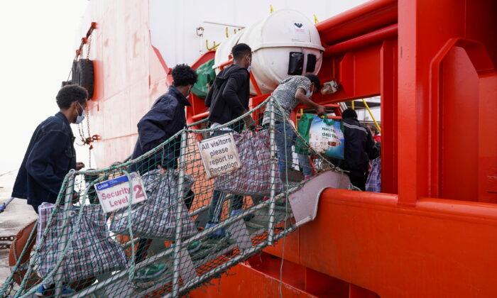 Austria Snubs EU Plea to Accept Lampedusa Illegal Immigrants