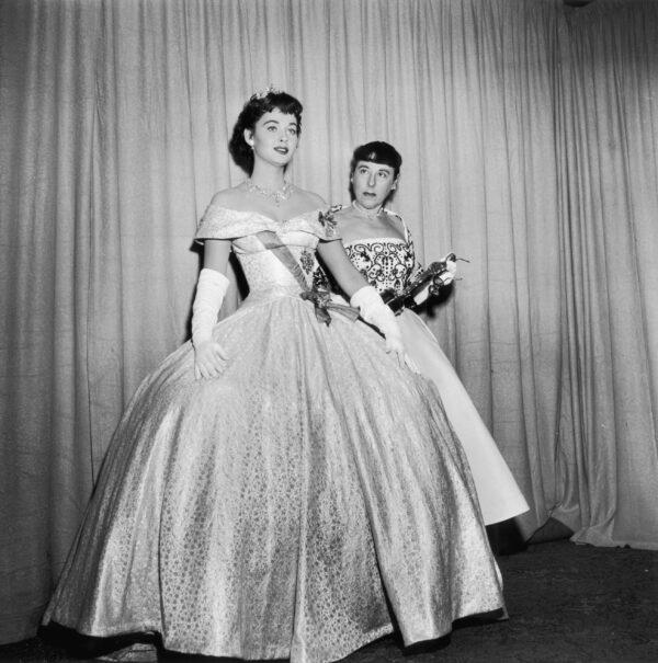 Audrey Hepburn's Oscar-Winning Fashion: 'Roman Holiday' and 'Sabrina' | The Epoch Times Audrey Hepburn's Oscar-Winning Fashion: 'Roman Holiday' and 'Sabrina' | The Epoch Times
