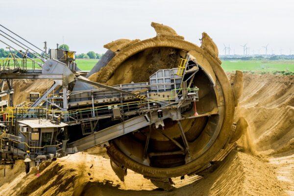 A bucket wheel excavator in an open-pit mine. (Darkmoon_Art via Pixabay)