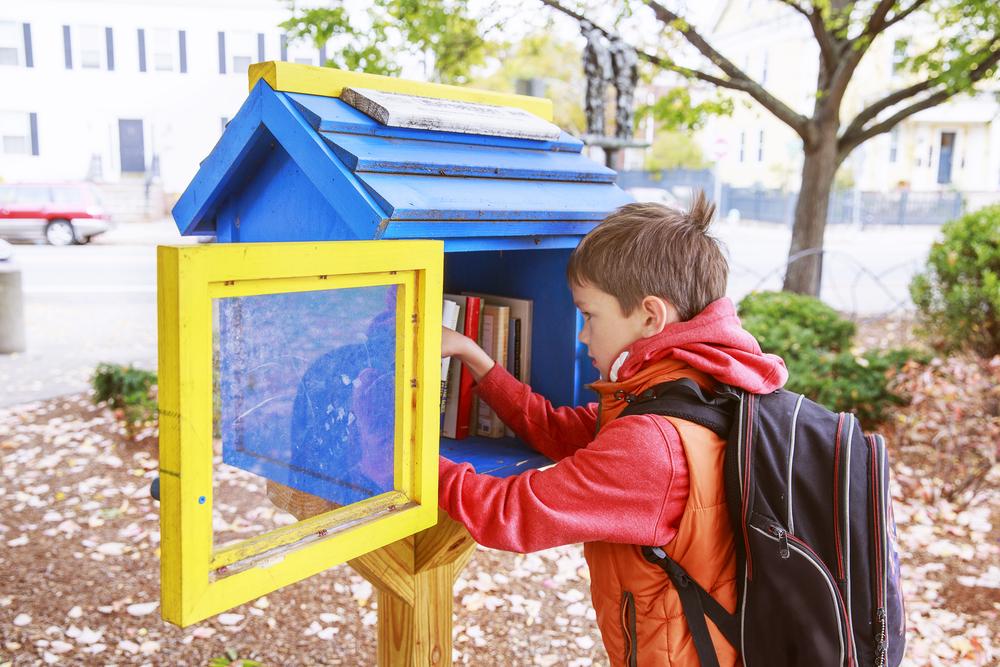 If your town has a Little Free Library program, you can leave books in a location near you. (EvgeniiAnd/Shutterstock)