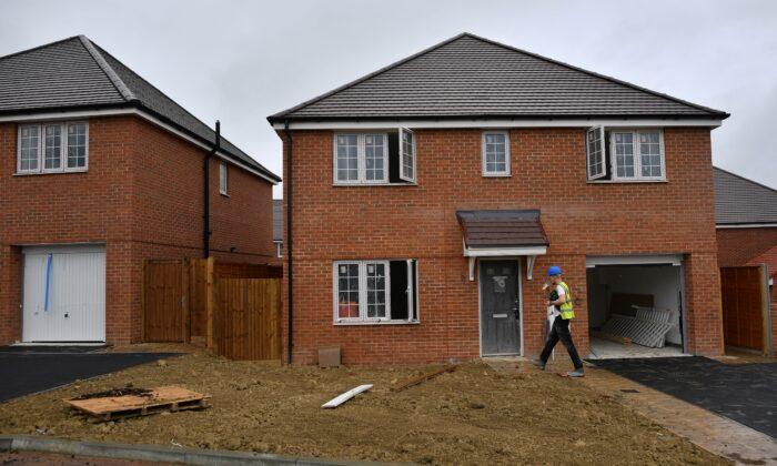 UK Builders to Construct Bigger Homes as More People Work From Home