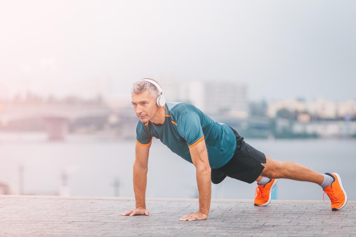The Men's Health Forum has found that just doing 40 push-ups a day can cut your risk of heart issues.(Igor Palamarchuk/Shutterstock)