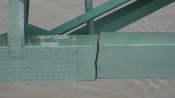 This undated image shows a crack is in a steel beam on the Interstate 40 bridge, near Memphis, Tenn. (Tennessee Department of Transportation via AP)