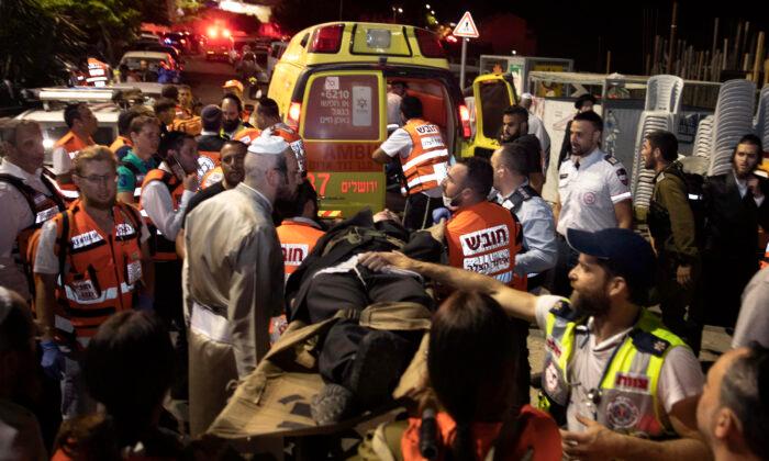 2 Dead, Over 150 Injured in Israeli Synagogue Bleacher Collapse