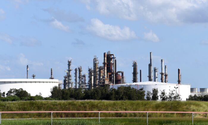 Queensland to Fast-Track Oil Refinery Upgrade