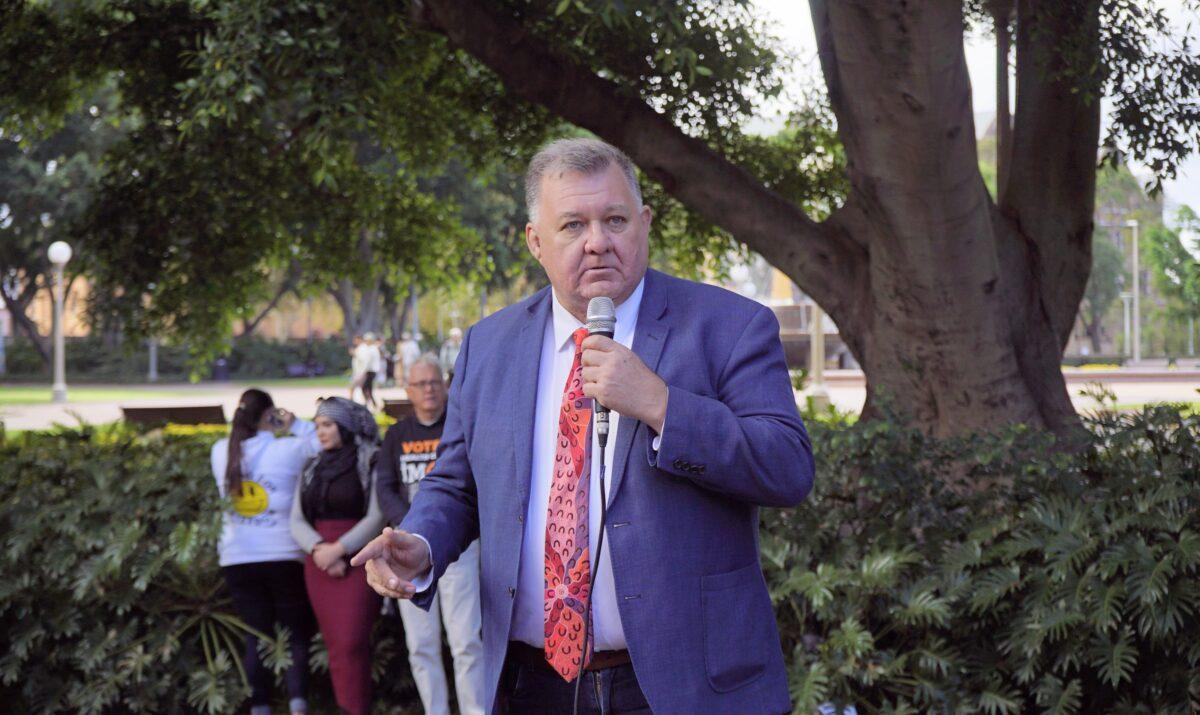 Independent MP Craig Kelly speaking at the Worldwide Rally for Freedom, Peace, and Human Rights in protest against COVID-19 vaccine passports in Sydney, Australia, on May 17, 2021. (The Epoch Times)