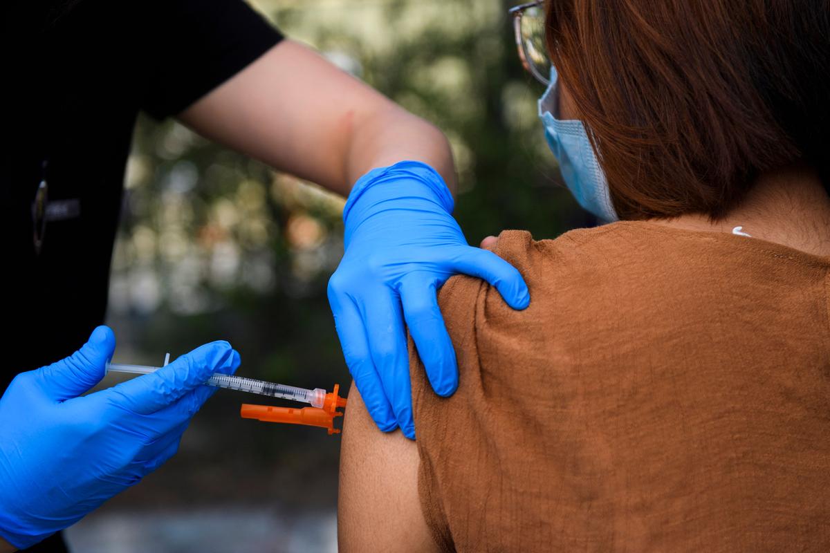Over 10,000 COVID-19 Infections Recorded in Americans Who Received a Vaccine: CDC