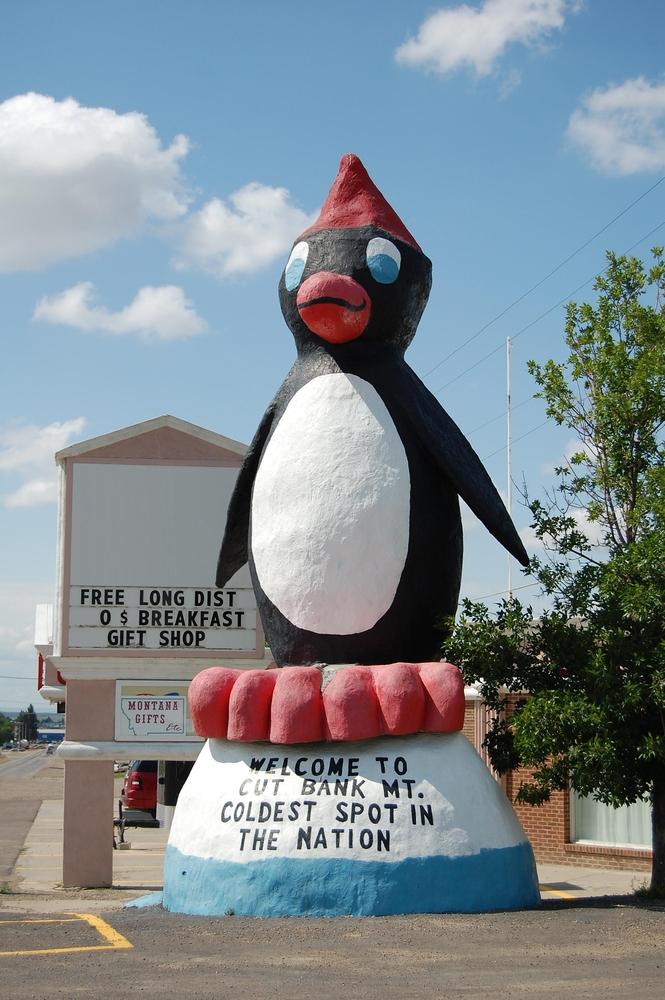 The giant penguin in Cut Bank, Mont. (Naaman Abreu/Shutterstock)