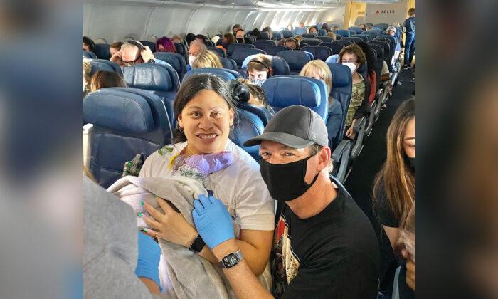 Woman on Plane Who Didn’t Know She Was Pregnant Gives Birth Inflight With Doctor, Nurses Aboard