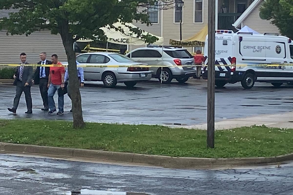 Police: Illinois Officer and Suspect, 24, Die in Shootout