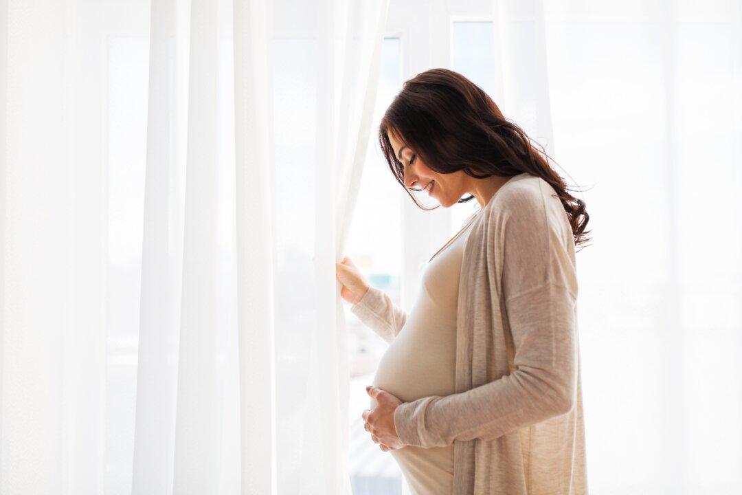 COVID During Pregnancy Poses Little Risk to Newborns, Research Shows