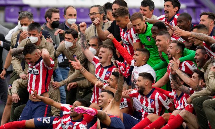 Suárez, Simeone Celebrate Atlético Title With Tears, Smiles