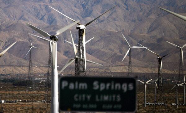 A wind farm is seen near Palm Springs, Calif., on Dec. 30, 2006. (Gabriel Bouys/AFP via Getty Images)