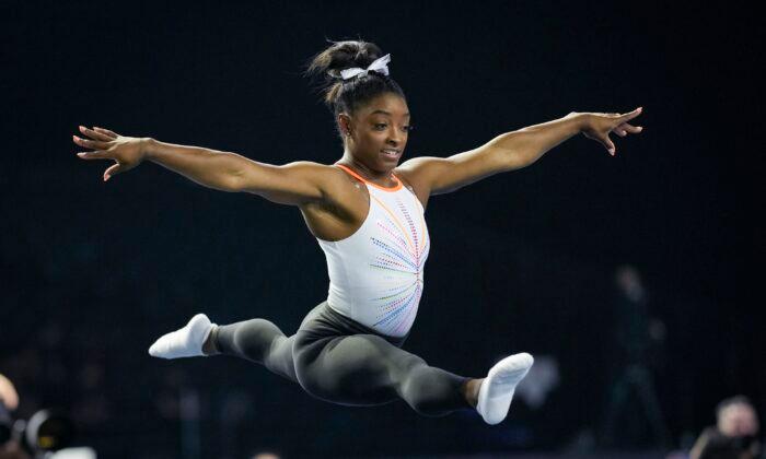 Simone Biles Makes History With Yurchenko Double Pike, Wins Title at US Classic