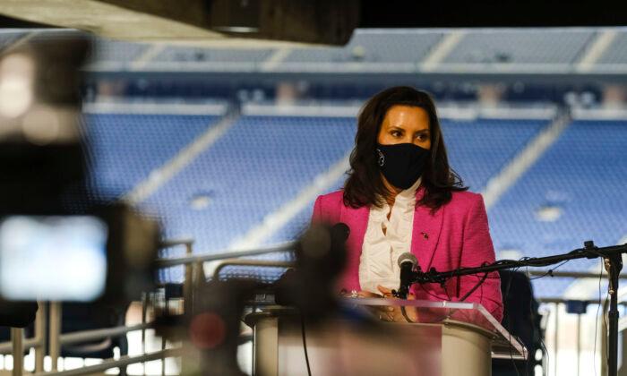 Michigan Gov. Whitmer Apologizes After Photograph Showed Her Breaking Her Own Rules