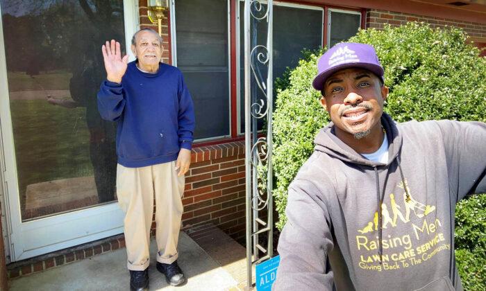 Man Mows Lawns Free of Charge for Elderly and Vets—Then Hundreds Join in ‘50 Yard Challenge’