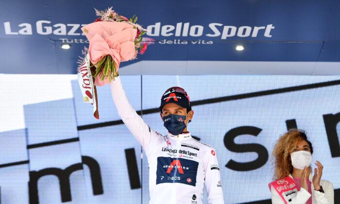 Martin Wins Giro Stage 17 as Bernal Shows 1st Sign of Weakness