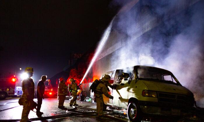 Hundreds of Unvaccinated Los Angeles Firefighters Plan to Keep Showing Up for Work